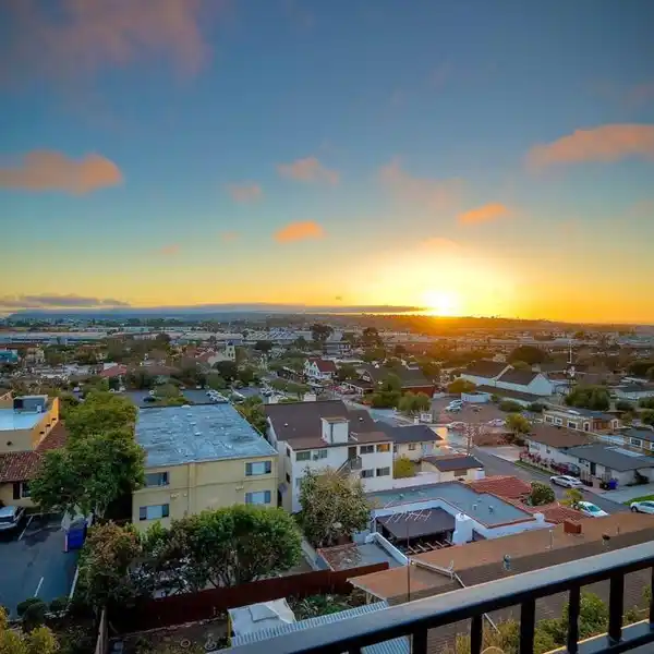 METICULOUSLY CARED-FOR MISSION HILLS TREASURE