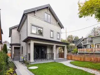 Bright Open-concept Living Near the Beach