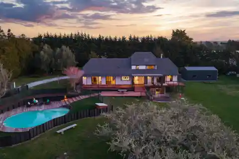 Renovated Family Retreat on over One Hectare