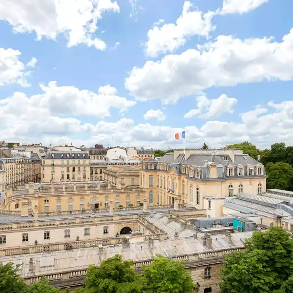 SPACIOUS DUPLEX APARTMENT ON THE TOP FLOORS