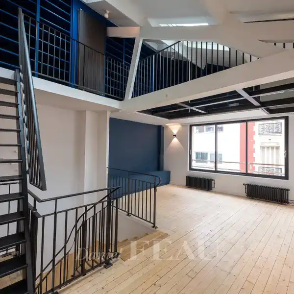 ATYPICAL LOFT-STYLE APARTMENT