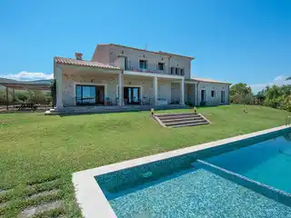 Magnificent Country House with Beautiful Sea Views