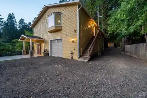 Unique Opportunity in Armstrong Valley