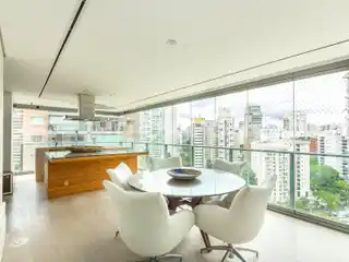 Expansive Full-Floor Apartment