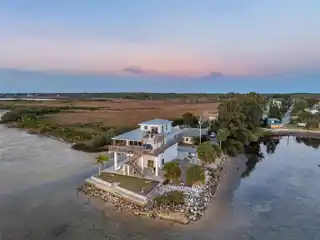 Hidden Waterfront Retreat