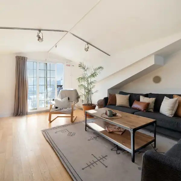GORGEOUS DUPLEX PENTHOUSE
