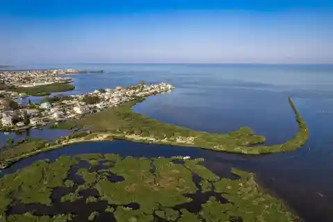 Private and Expansive Gulf Acreage