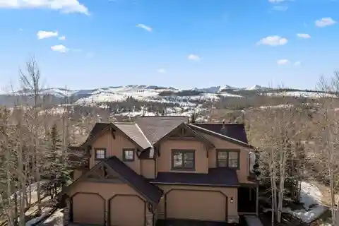 Beautifully Appointed Townhome in a Private Setting