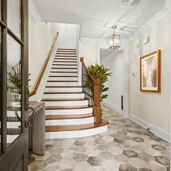 A TOWNHOME WITH WOW FACTOR