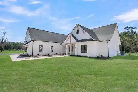 Gorgeous New Open-Concept Home