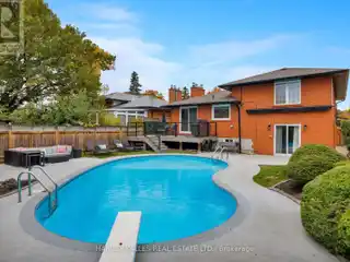 Royal York Gardens Home with Privacy and Style