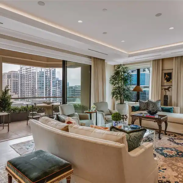 EXQUISITE CUSTOM HIGH-RISE HOME