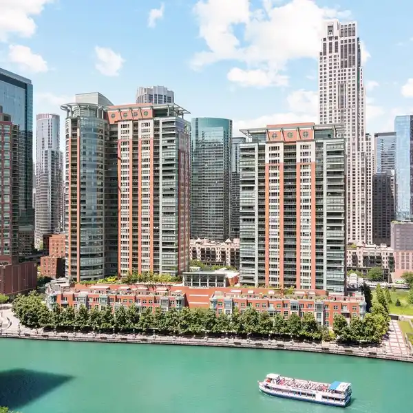 SOPHISTICATED CORNER UNIT WITH BREATHTAKING VIEWS