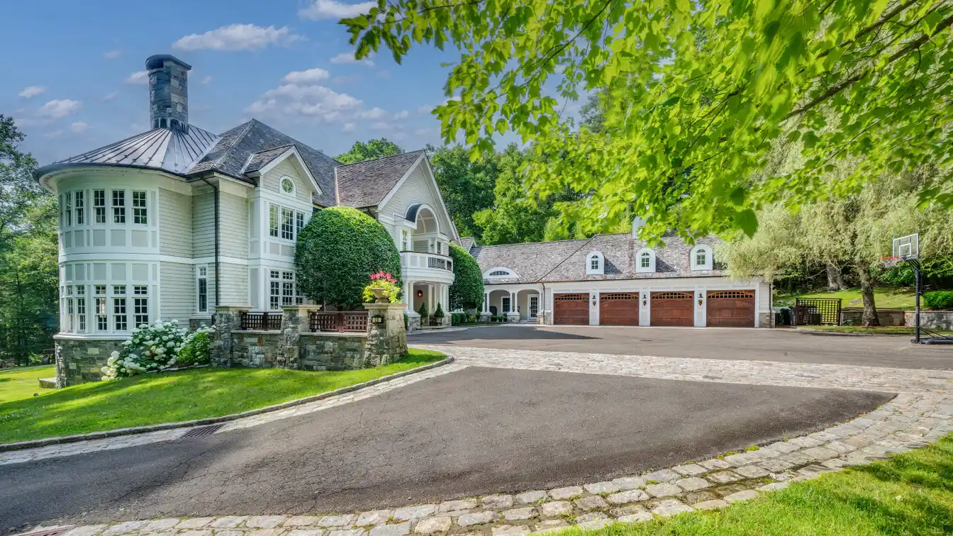 Luxurious Back Country Estate