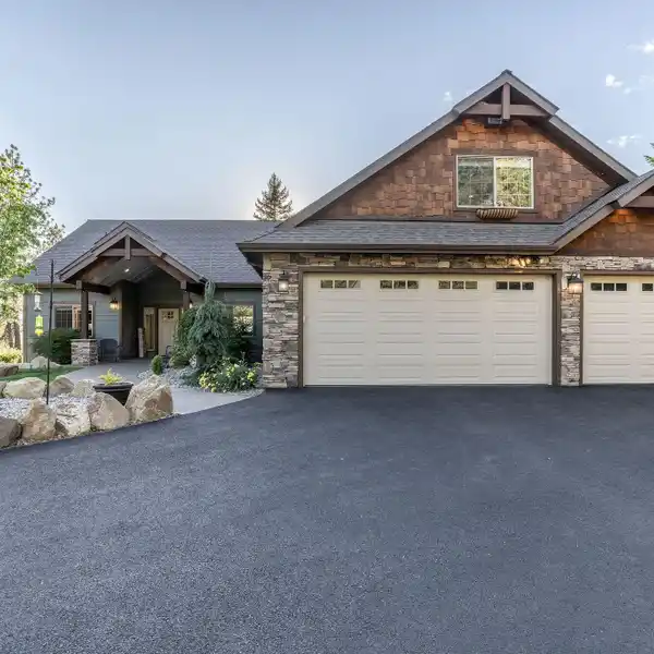 PEACEFUL HAUSER LAKE PROPERTY