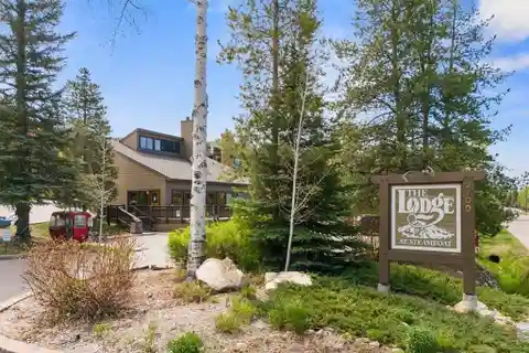Top-floor Home in the Lodge