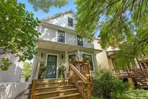 Stunning and Spacious Home in Lincoln Square