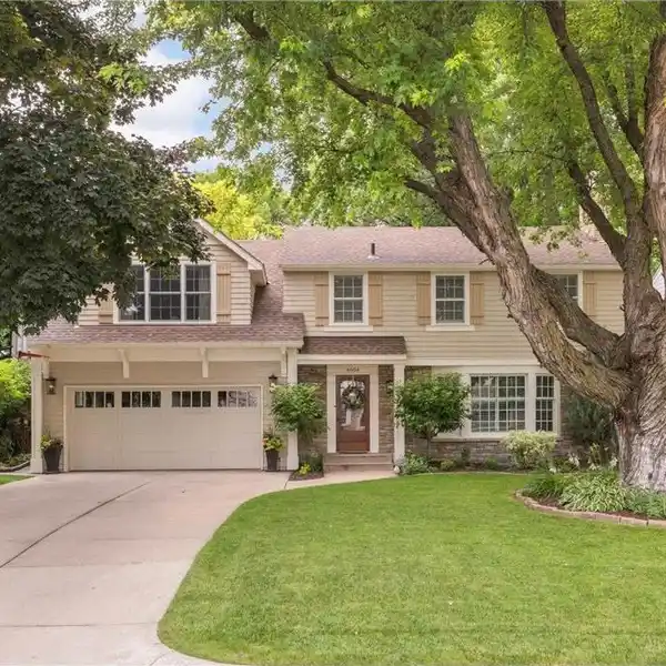 SPECTACULAR CLASSIC COLONIAL HOME