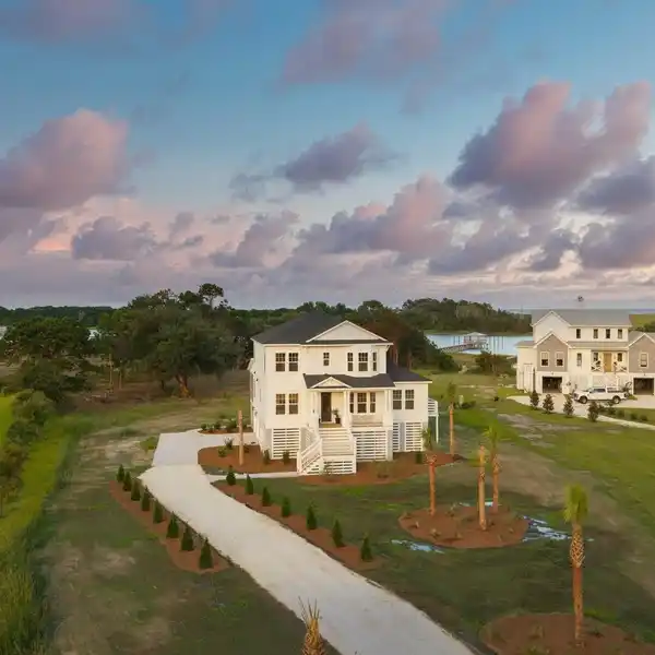 WATERFRONT LIVING AT ITS FINEST