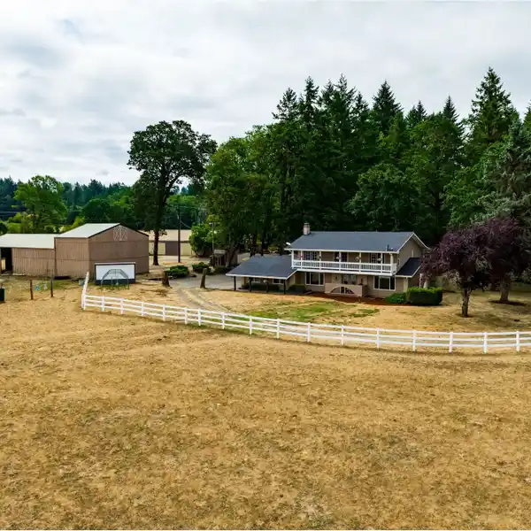 COUNTRY CHARM WITH MODERN CONVENIENCE