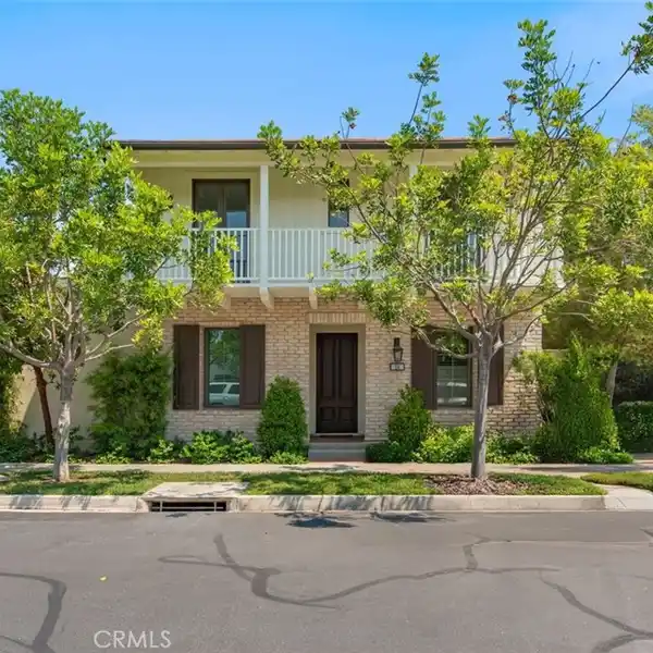 GORGEOUS HOME IN A PRESTIGIOUS COMMUNITY