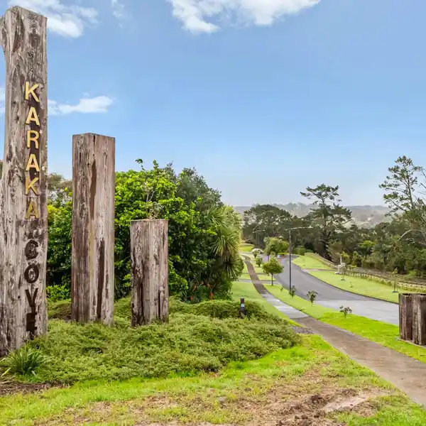 SECLUDED WEITI RIVER RETREAT WITH PRIVATE JETTY