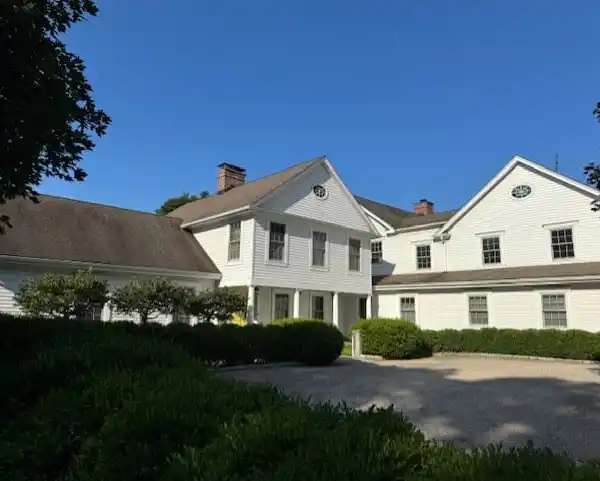 MAGNIFICENT MODERN FARMHOUSE