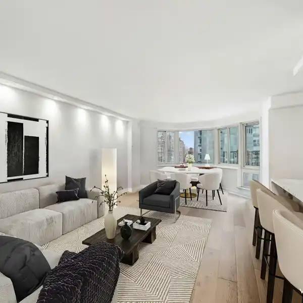 EXQUISITE DESIGNER RENOVATION WITH ICONIC VIEWS