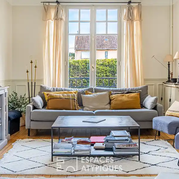 ANTIQUE DETAILS MEET MODERN COMFORT AND GARDEN