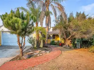 Windsor Hills Treasure for Both Relaxation and Entertaining