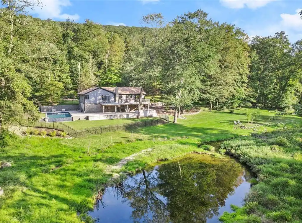 Private 19-acre Oasis