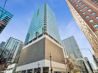 Striking Top-Floor Penthouse