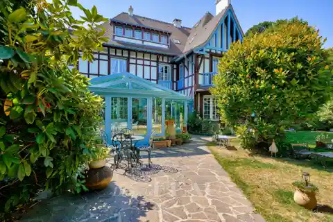 Late 19th Century Property in a Leafy Environment