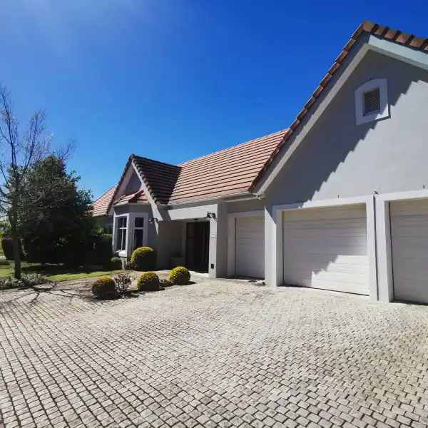 PARADISE ON ONE OF THE MOST SOUGHT AFTER GOLF ESTATES