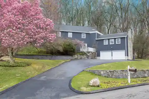 Modern Luxury Meets Nature's Beauty