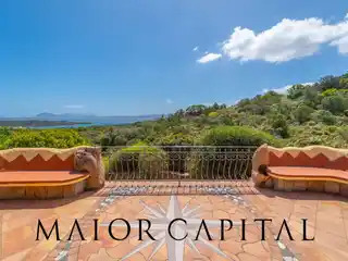 Gorgeous Villa with Forever Views