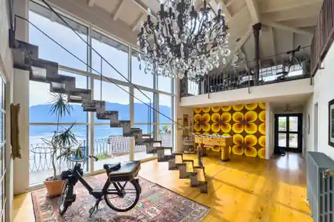 Gorgeous Duplex Residence with Magnificent Lake Views