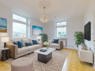 Generously Proportioned Apartment in a Classic Building