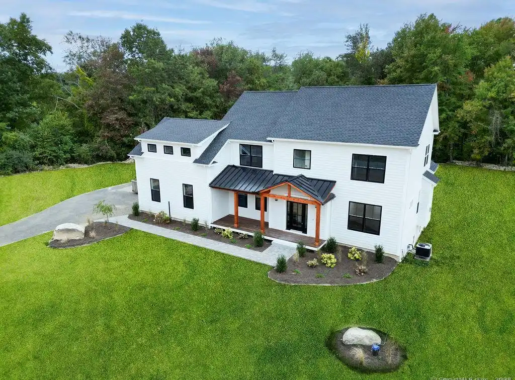 Modern Elegance Meets Tranquility in Newtown