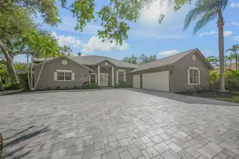 Large Custom-built Home in the Landings