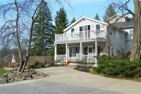 Incredible Home in Inspiring Country Setting