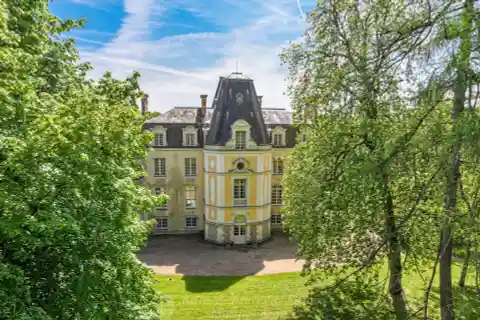 Elegant 18th Century Chateau