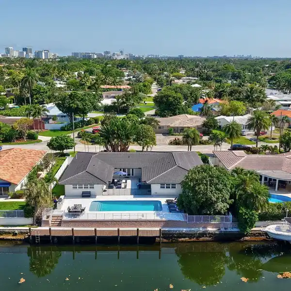 LUXURIOUS LIGHTHOUSE POINT BOATER’S PARADISE