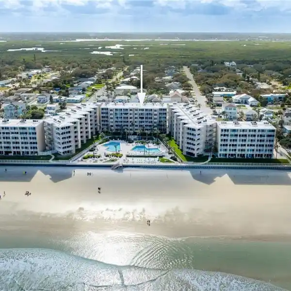 SPECTACULAR OCEANFRONT CONDO