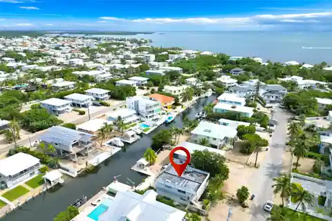 Beautiful Home on a Wide Canal