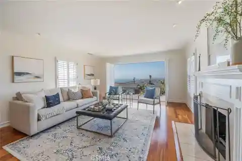 Coastal Sanctuary in the Hollywood Riviera