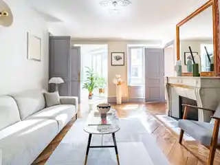 Tastefully Renovated 130 Sqm Triple-Aspect Apartment