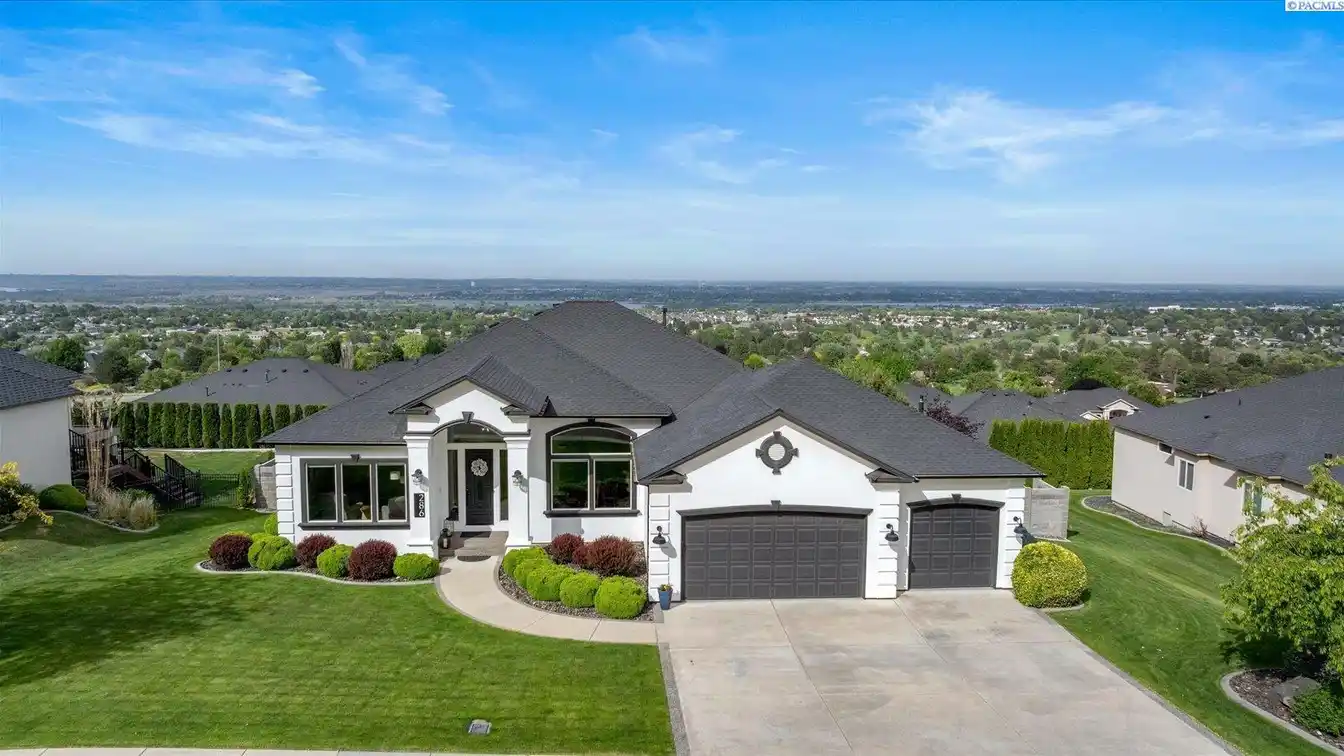 Space and Style with Panoramic Views