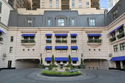 Sky High Luxury in River North