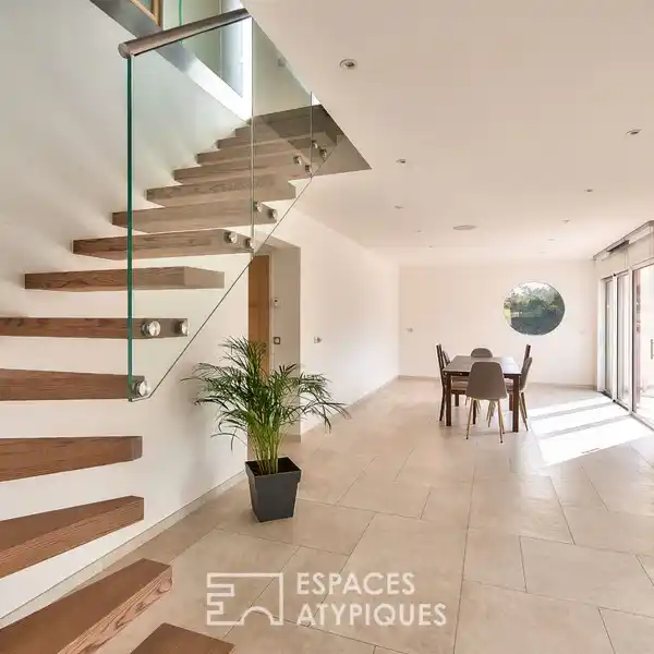 BEAUTIFUL CONTEMPORARY HOME